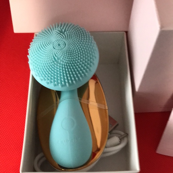 Caytraill Facial Cleansing Brush New - Picture 2 of 3
